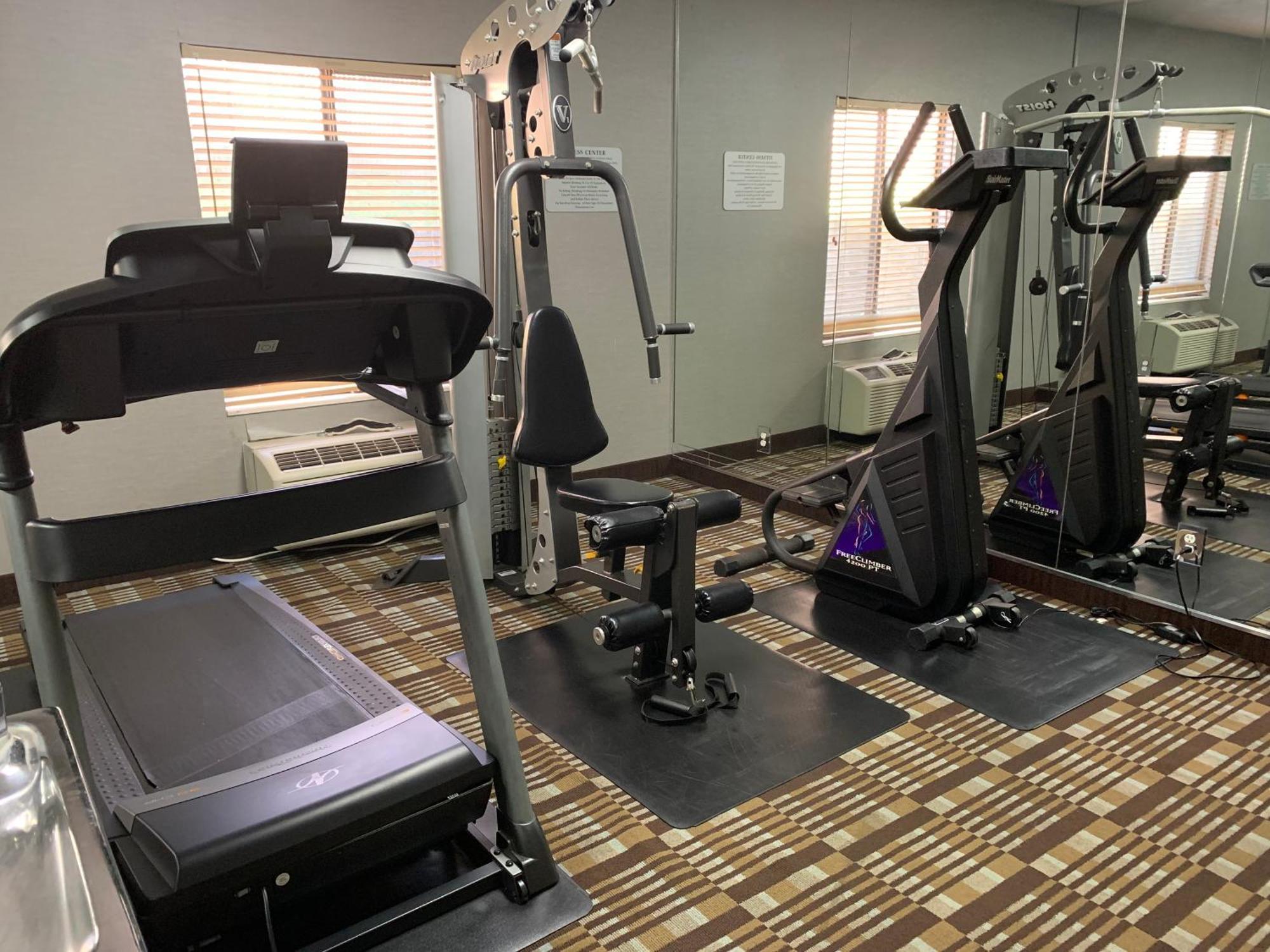 Quality Inn & Suites Quantico Stafford Extérieur photo