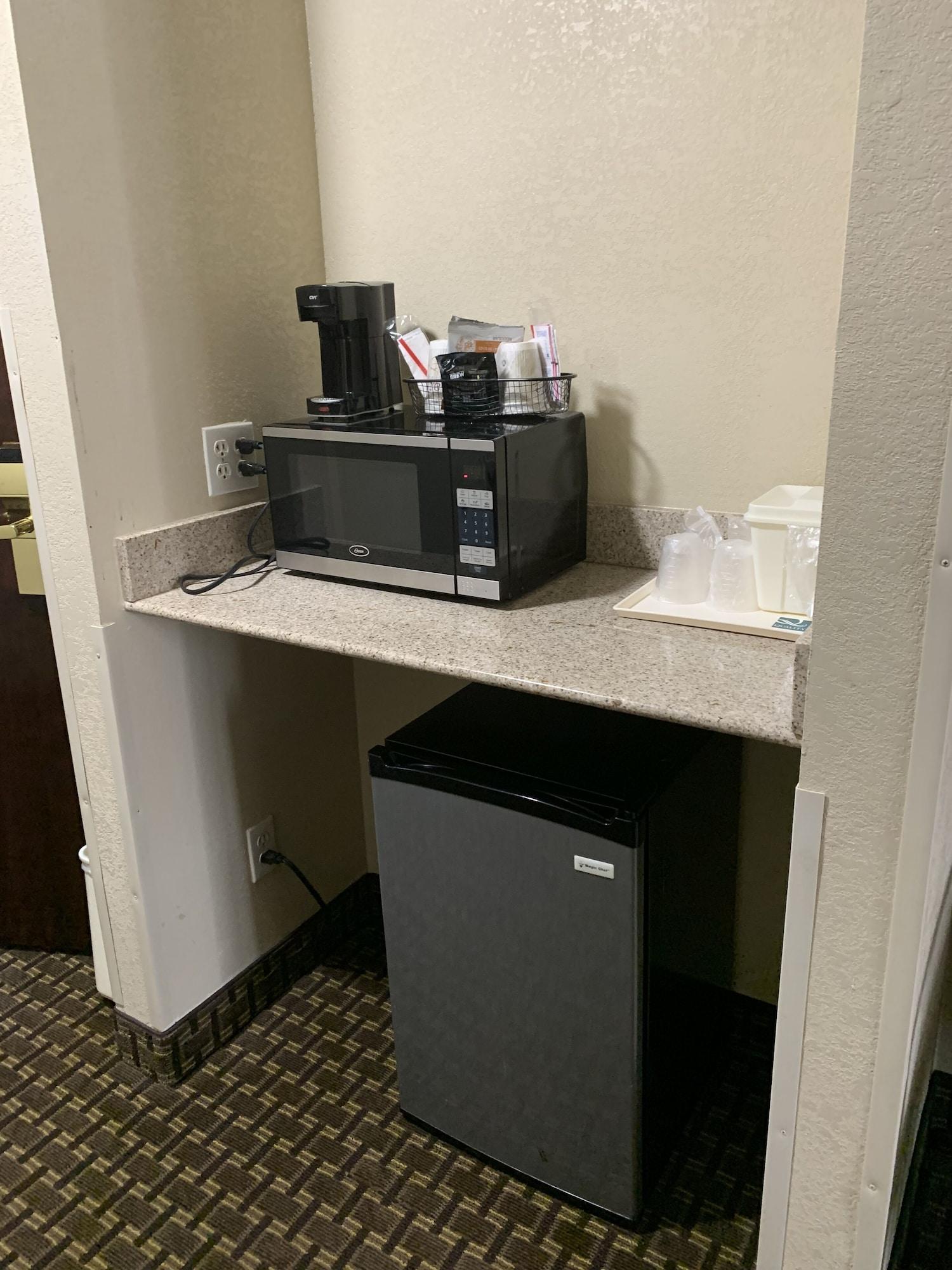 Quality Inn & Suites Quantico Stafford Extérieur photo