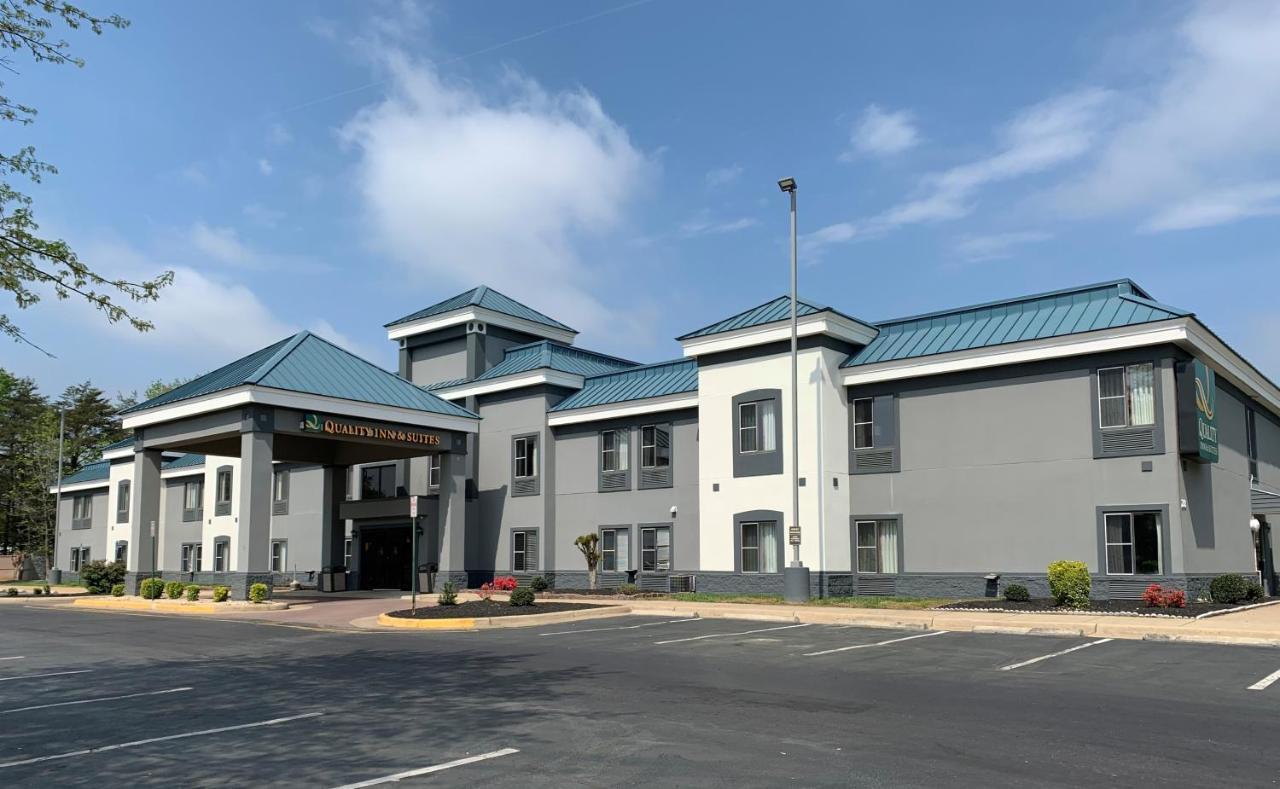 Quality Inn & Suites Quantico Stafford Extérieur photo
