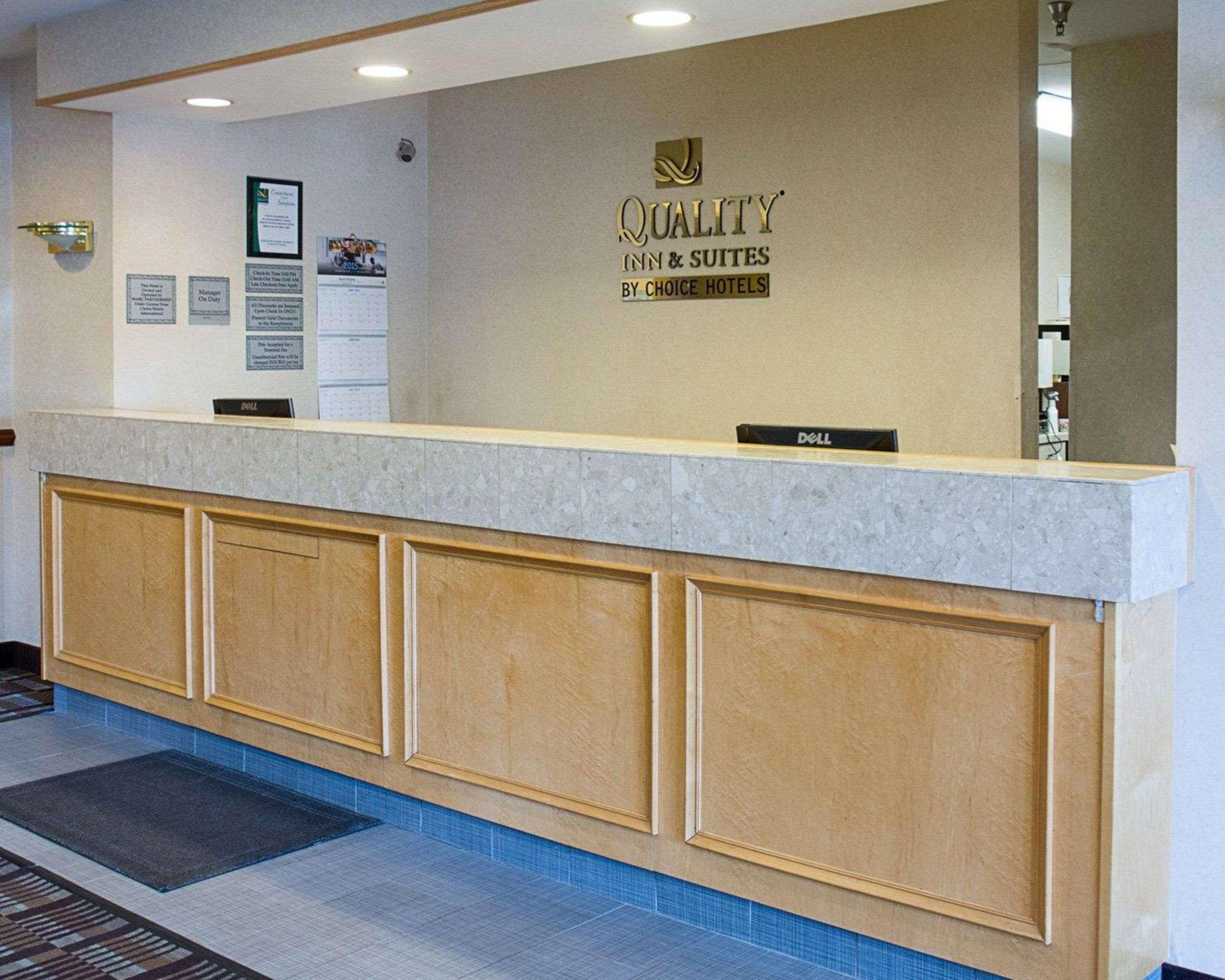 Quality Inn & Suites Quantico Stafford Extérieur photo