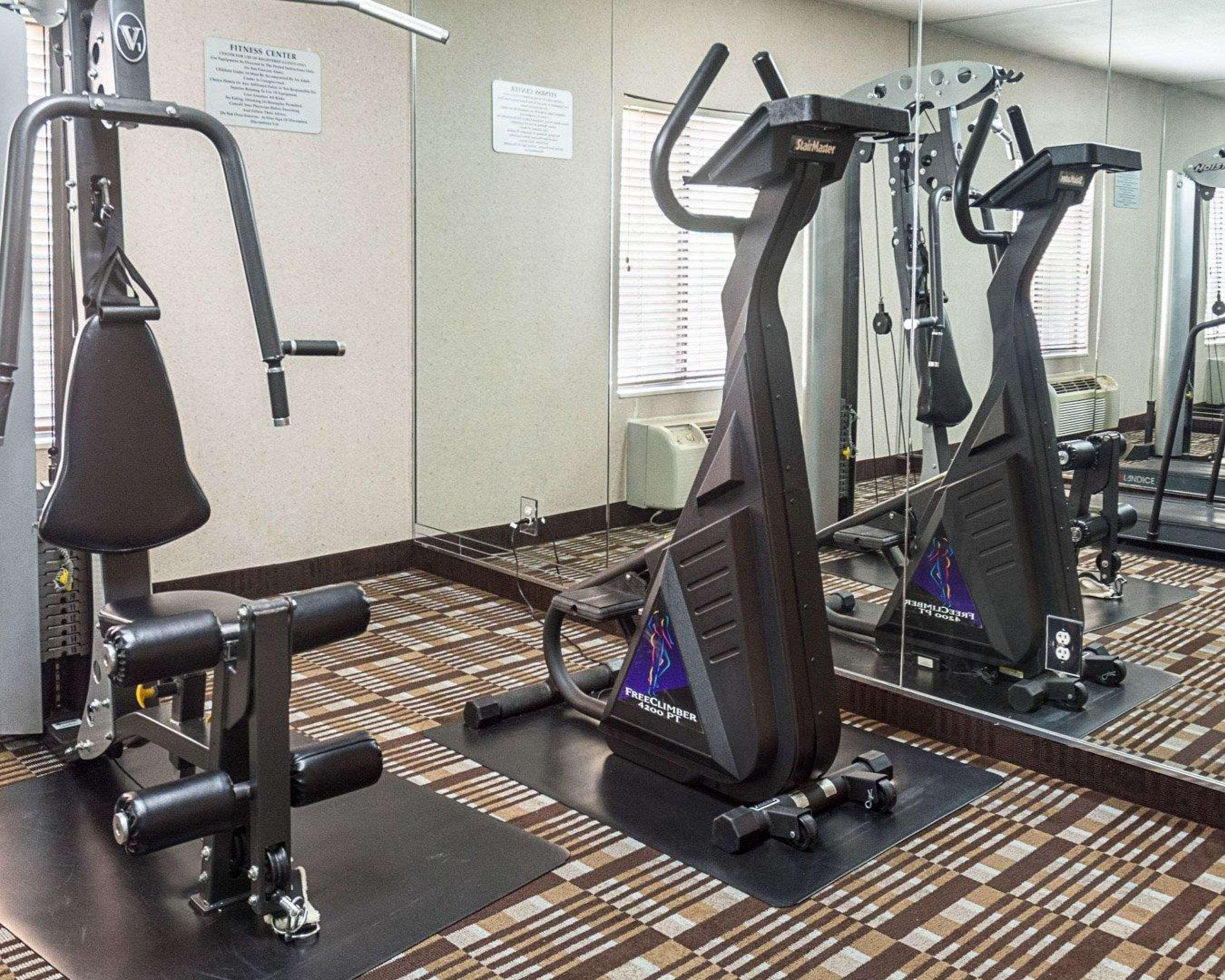 Quality Inn & Suites Quantico Stafford Extérieur photo