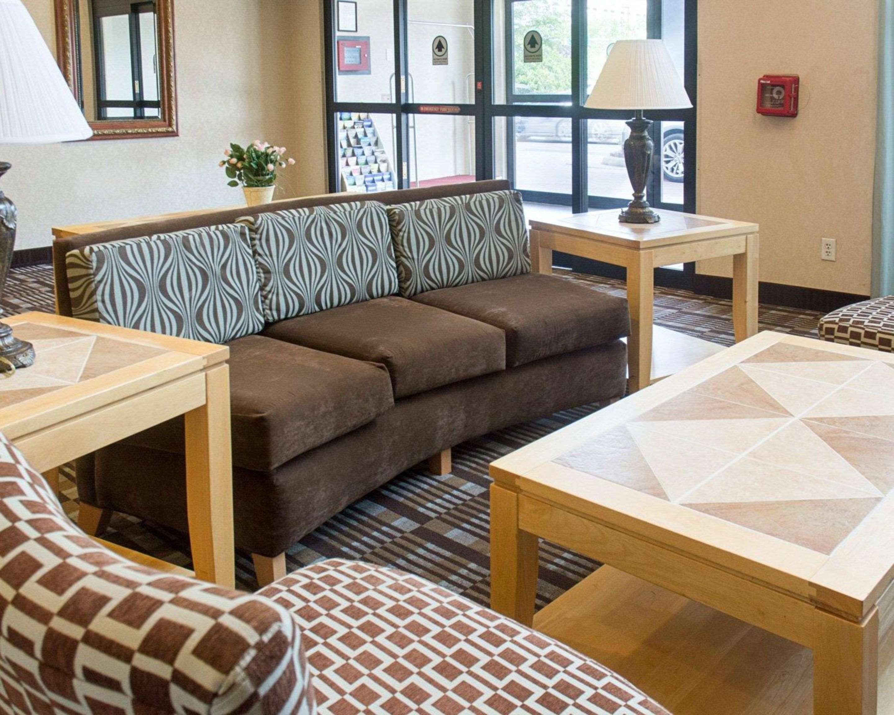 Quality Inn & Suites Quantico Stafford Extérieur photo