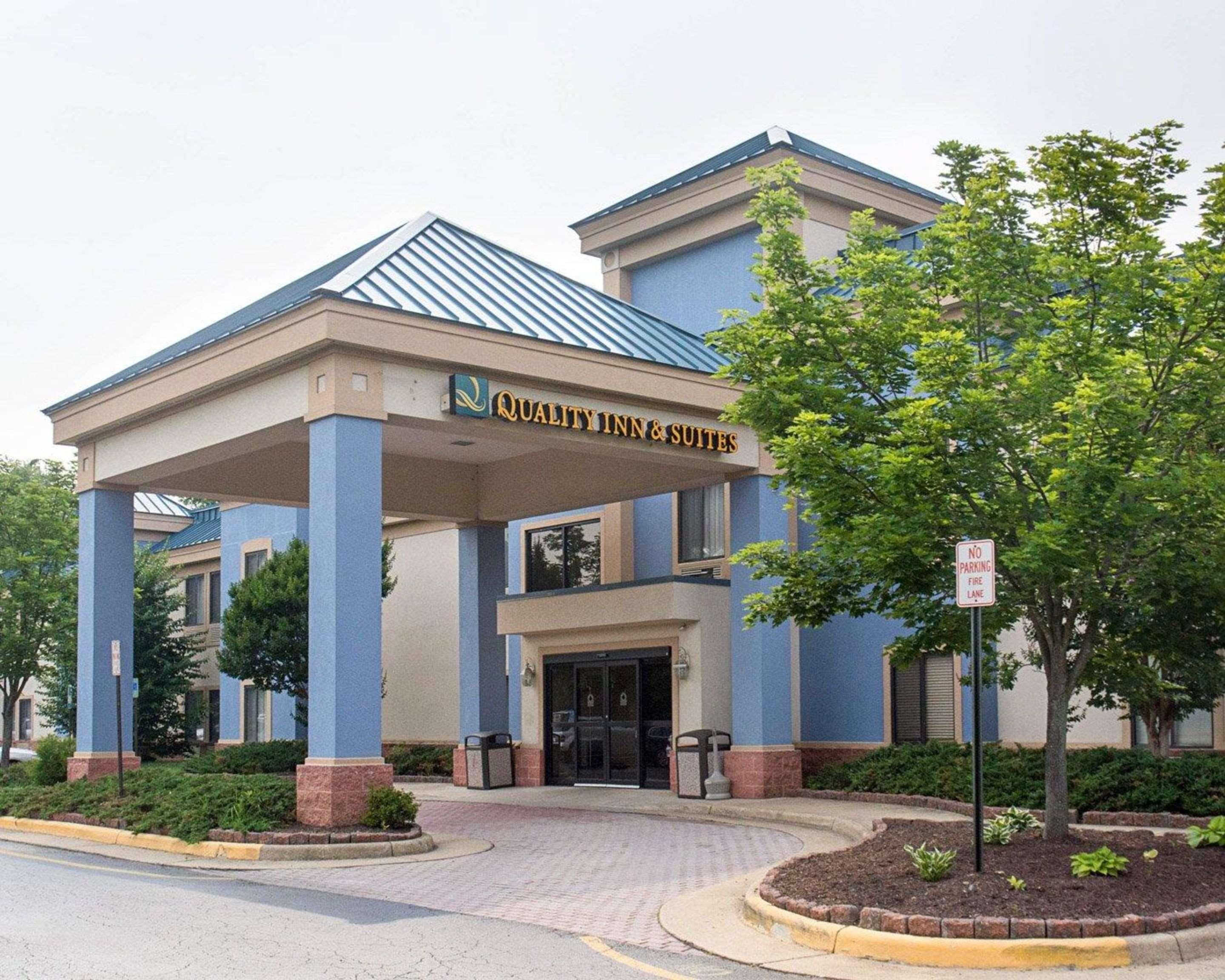 Quality Inn & Suites Quantico Stafford Extérieur photo