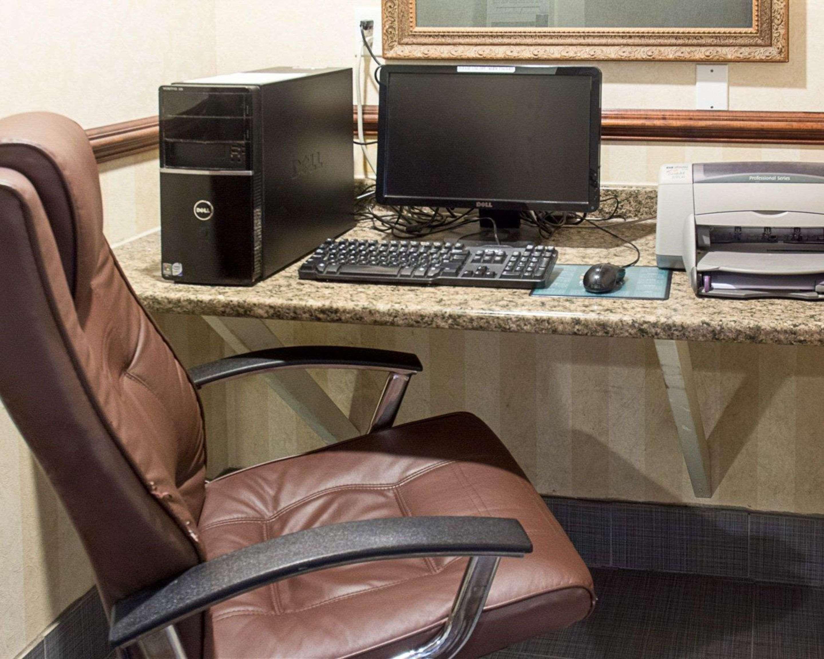 Quality Inn & Suites Quantico Stafford Extérieur photo