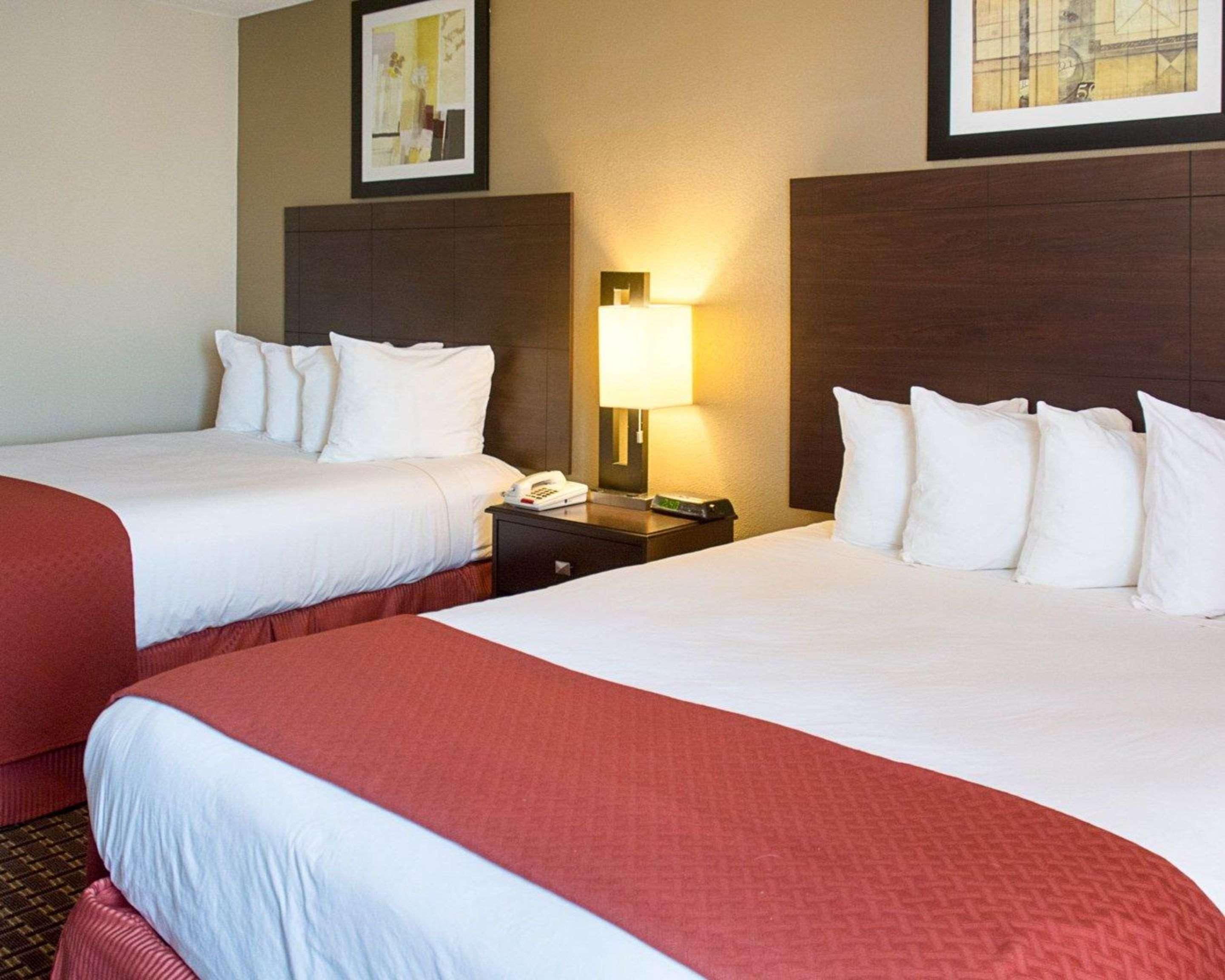 Quality Inn & Suites Quantico Stafford Extérieur photo