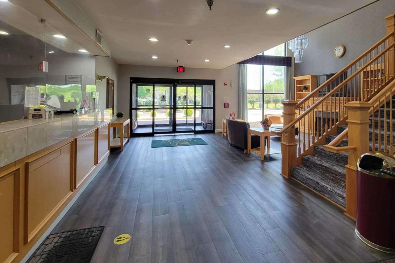 Quality Inn & Suites Quantico Stafford Extérieur photo