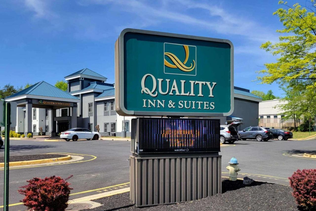 Quality Inn & Suites Quantico Stafford Extérieur photo