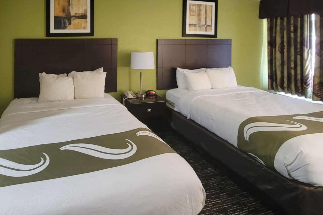 Quality Inn & Suites Quantico Stafford Extérieur photo