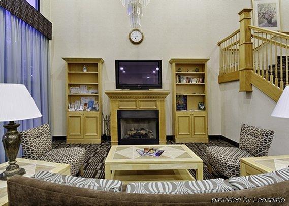 Quality Inn & Suites Quantico Stafford Extérieur photo